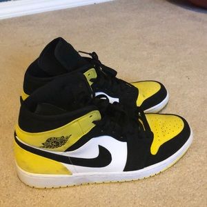 Jordan 1 yellow and black